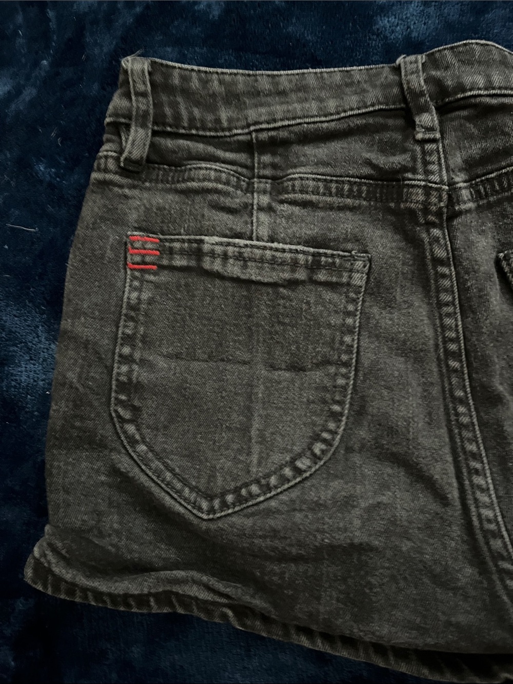 BNWOT BDG High-Rise Washed Black Denim Women's Shorts - Picture 5 of 6